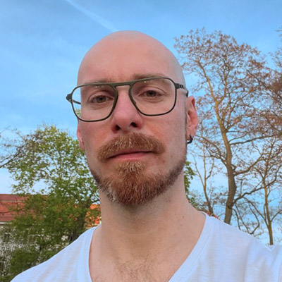 Porträt von Jens, Kunde von queerlift, Personal Training für Männer in Berlin, über Tobi Bittmann (Gay Personal Trainer)